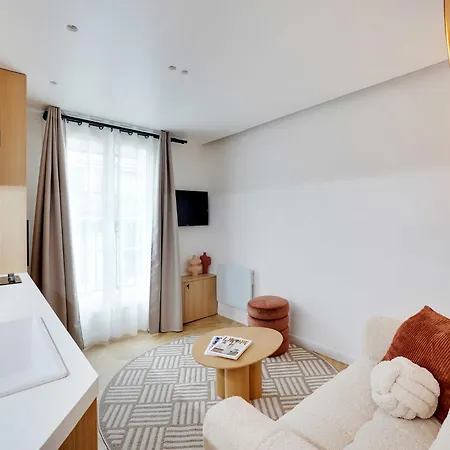 Modern With Balcony - 1br 2p - Saint Lazare Apartment Paris