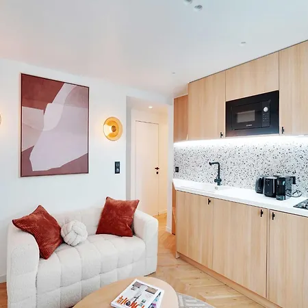 Modern With Balcony - 1br 2p - Saint Lazare Paris