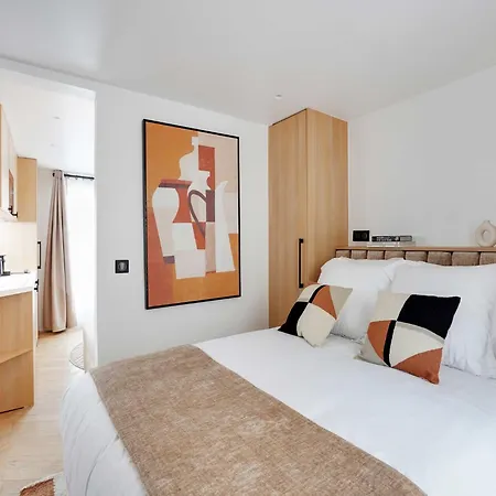Modern With Balcony - 1br 2p - Saint Lazare Apartment Paris
