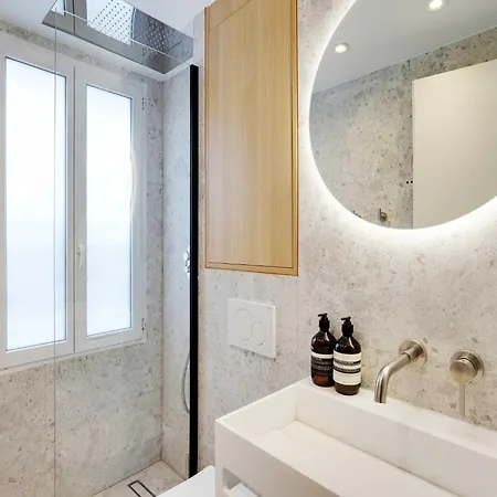 Modern With Balcony - 1br 2p - Saint Lazare Paris